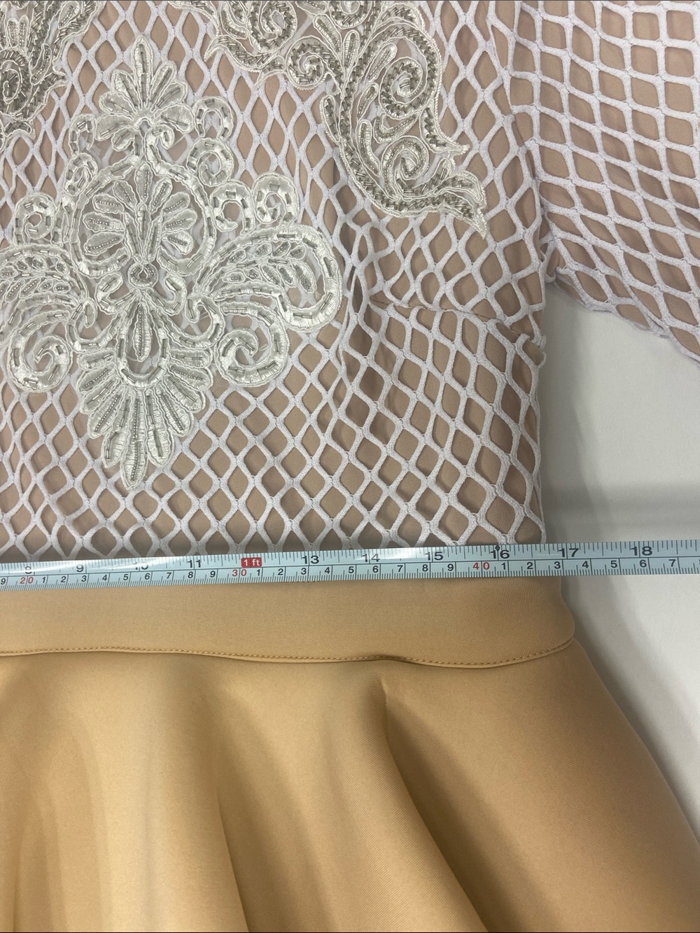 NWT Pretty Little Appliqué Detail Big Ruffle Performance, Mini Dress Size 10 - Picture 14 of 16